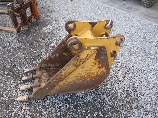 BACKHOE BUCKET 16"