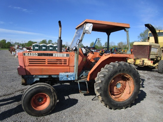 KUBOTA M4950 TRACTOR