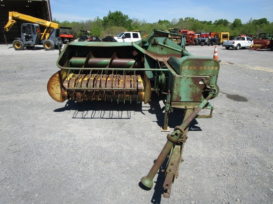JOHN DEERE 24T SQ BALER
