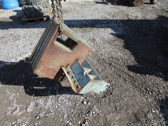 4 KUBOTA WEIGHTS & 1 BRACKET