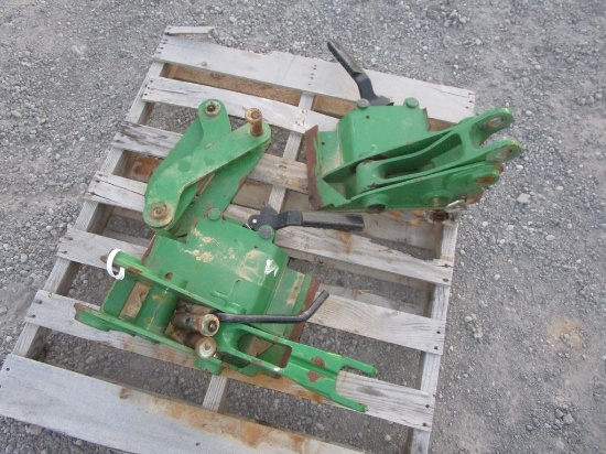 JD TO SKIDSTEER ADAPTER