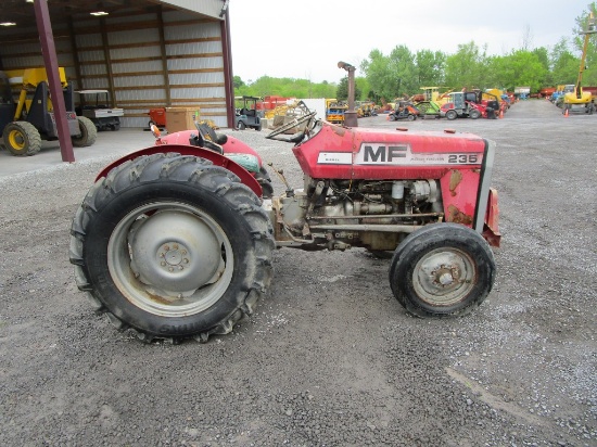 MASSEY FERGUSON 235 TRACTOR