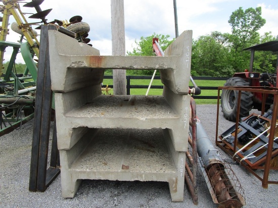 3) H CONCRETE BUNK FEEDERS