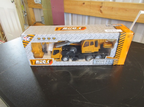 RC CRANE TRUCK