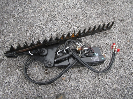 FUTURE MINI SKID HEDGE CUTTER