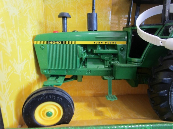 1/16 JD 4040 TRACTOR TOY