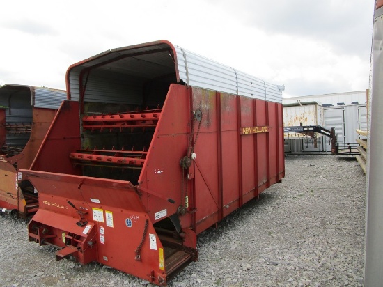 NEW HOLLAND SILAGE BOX