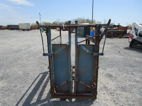 BLUE CATTLE CHUTE