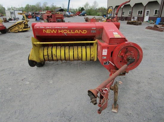 NEW HOLLAND 270 SQ BALER