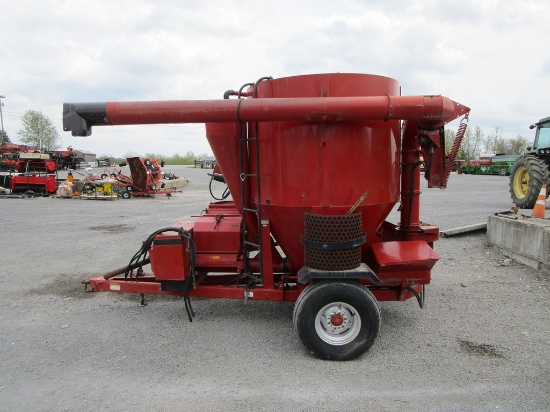 CASE IH 1250 GRINDER MIXER