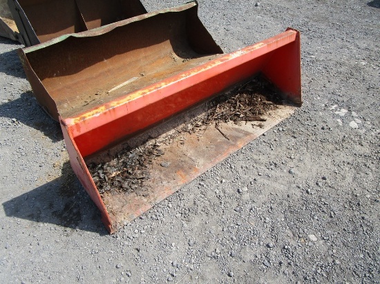 KUBOTA 65" PIN ON BUCKET