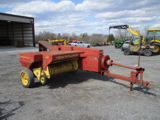 NEW HOLLAND 310 SQ BALER