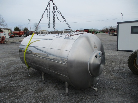 1000 GALLON MILK TANK