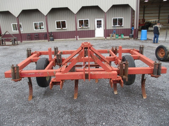 INTERNATIONAL 11X 3PT CHISEL PLOW