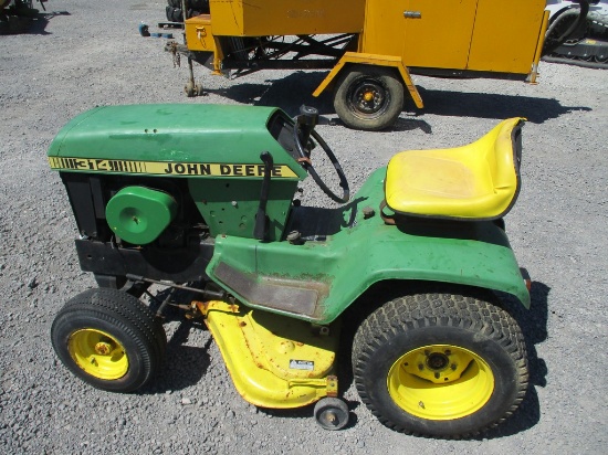 JOHN DEERE 314 LAWN MOWER