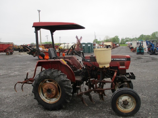 CASE IH 265 OFFSET W CULTIVATORS
