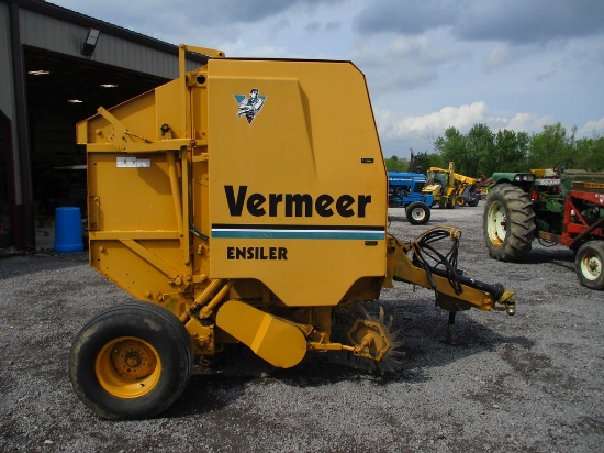 VERMEER ENSILER RD BALER