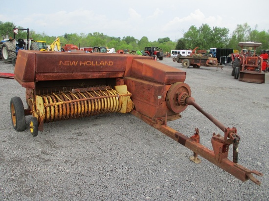 NEW HOLLAND 315 SQ BALER