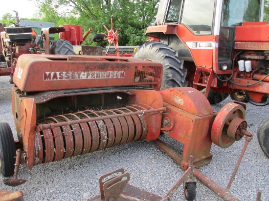 MF 10 SQ BALER