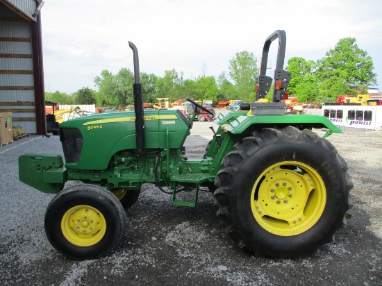 JOHN DEERE 5065E TRACTOR