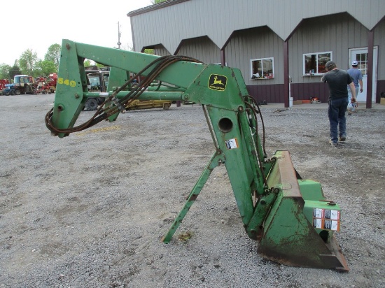 JOHN DEERE 540 LOADER W BRACKETS