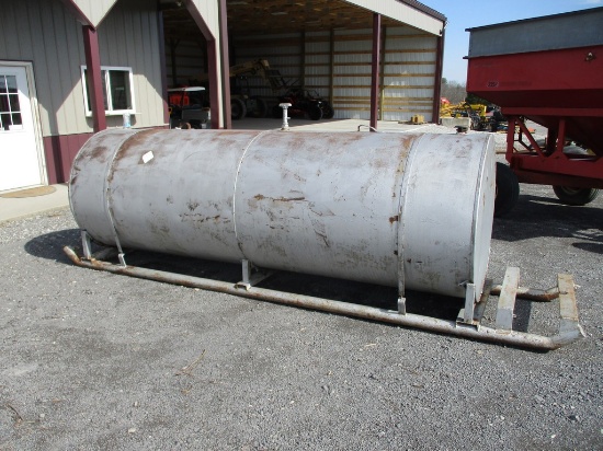 1000 GALLON FUEL TANK ON SKIDS