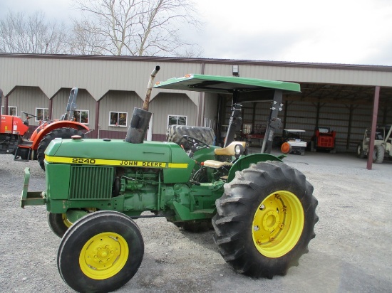 JOHN DEERE 2240 TRACTOR