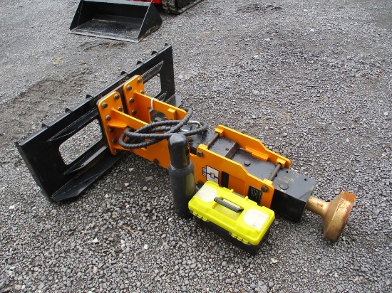GIYI 680 SKIDSTEER POST DRIVER