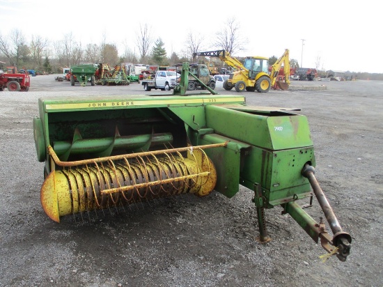 JOHN  DEERE 336 SQ BALER