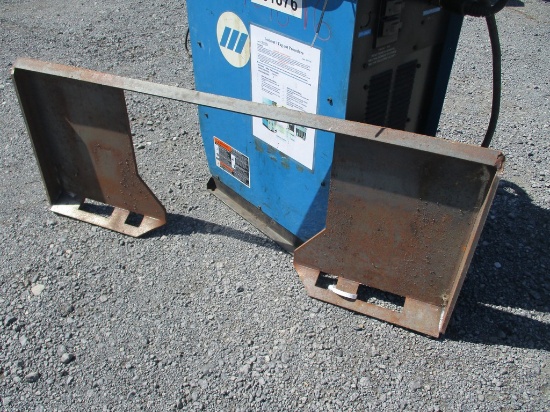 WELD ON SKIDSTEER MOUNT PLATE