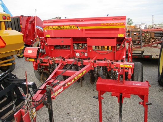 SUNFLOWER 9007 PASTURE PLEASER GRAIN DRILL