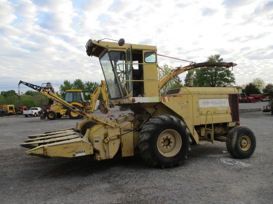NEW HOLLAND 1900 SELF PROPELLED CHOPPER