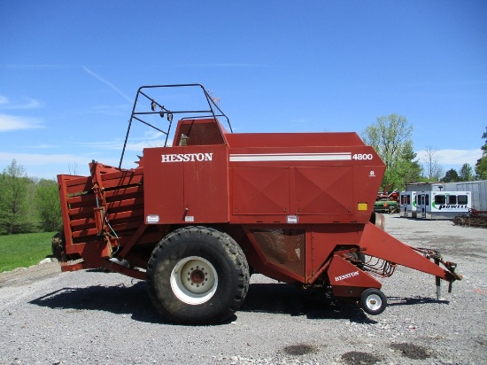 HESSTON 4800 BIG SQ BALER
