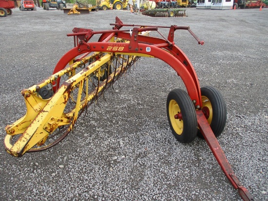 NEW HOLLAND 258 DOLLY RAKE