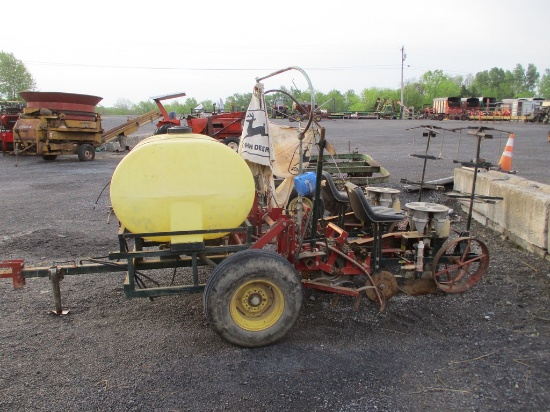 MECHANICAL 2-ROW CAROUSEL TRANSPLANTER