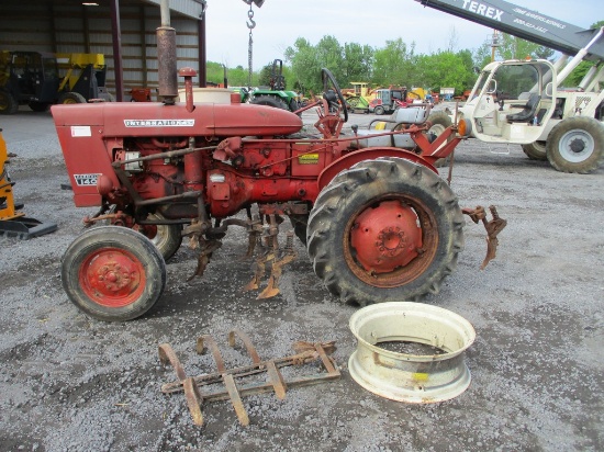 FARMALL 140 W/ CULTIVATORS AND SIDE DRESSOR