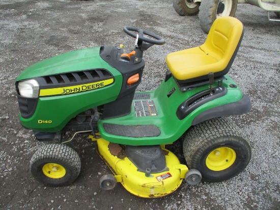 JOHN DEERE D140 LAWN MOWER