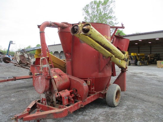 NEW HOLLAND 358 GRINDER MIXER