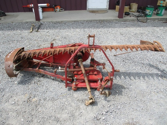 INTERNATIONAL 1300 SICKLE MOWER