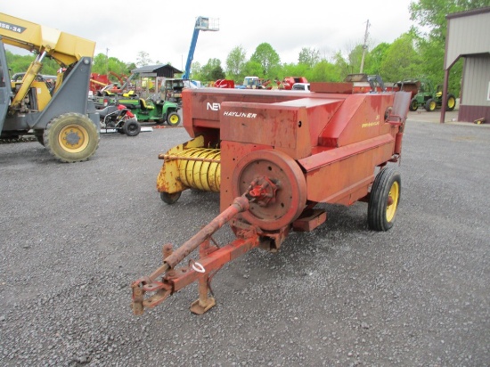 NEW HOLLAND 311 SQ BALER