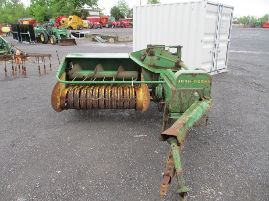 JOHN DEERE 24T SQ BALER