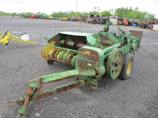 JOHN DEERE 24T SQ BALER