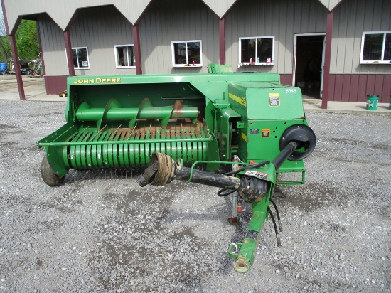 JOHN DEERE 328 SQ BALER