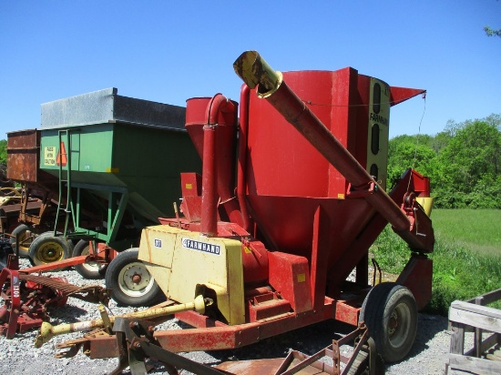 FARMHAND 817 GRINDER MIXER