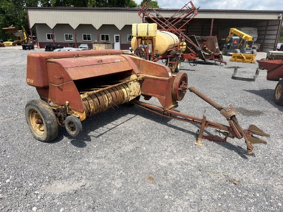 NEW HOLLAND 68 SQ BALER