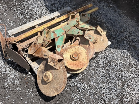 4) John Deere Fertilize Openers