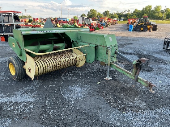 John Deere 336 Sq Baler