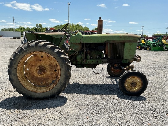 John Deere 3010 Tractor
