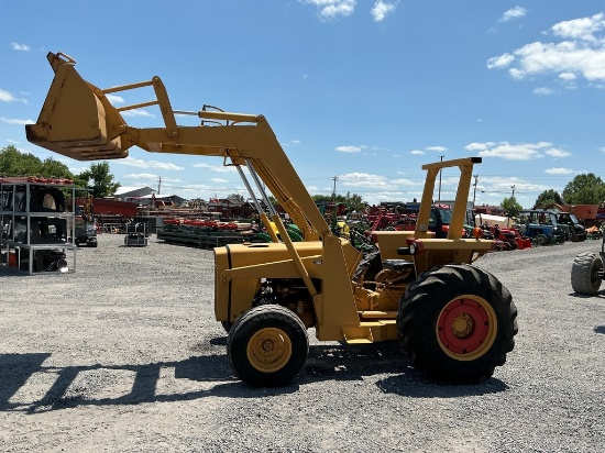 MASSEY FERGUSON INDUSTRIAL LOADER TRACTOR