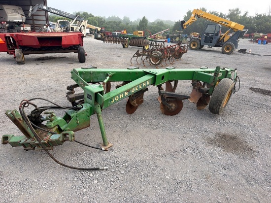 John Deere 2600 4x Plow